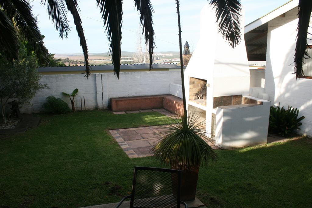 Haus Barbara Guest House Bredasdorp Exterior photo